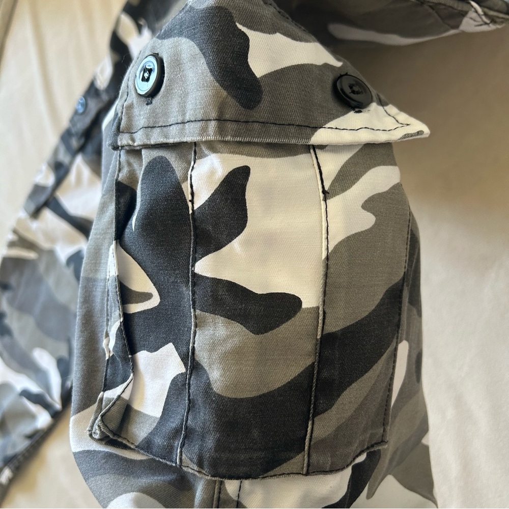 Urban Outfitters Camo Pants - Picture 6 of 7
